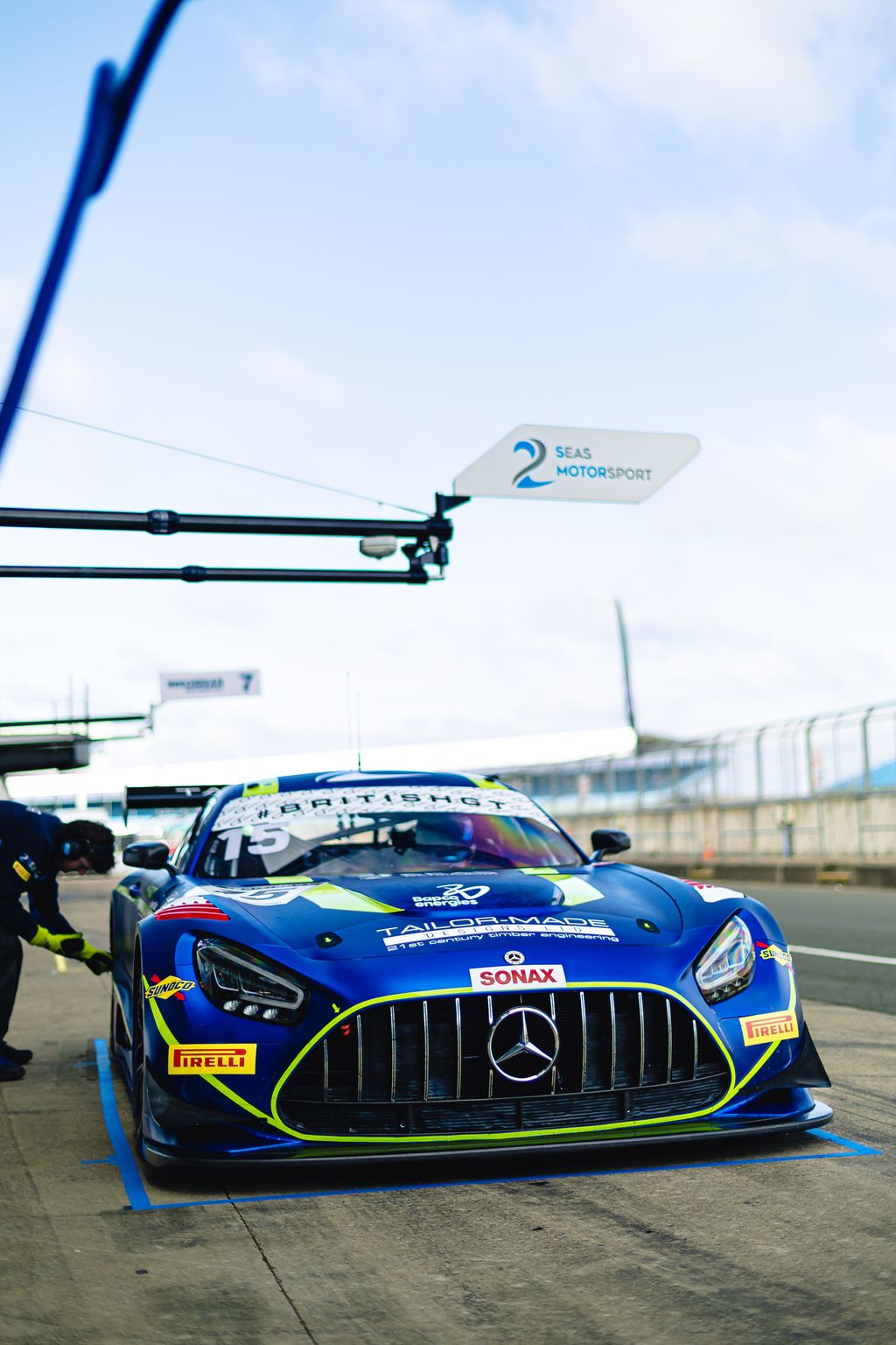 BMW on track long shot